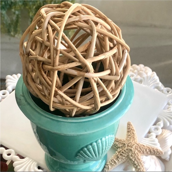 New Turquoise Scallop Seashell Pedestal Vase + 5” Wood Orb + Starfish - Picture 4 of 6